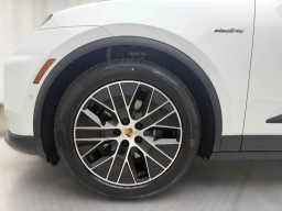 Porsche Macan Electric 4 AWD 2025