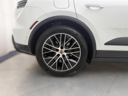 Porsche Macan Electric 4 AWD 2025