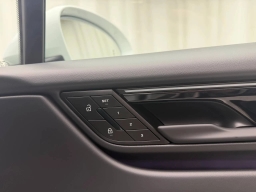 Porsche Macan Electric 4 AWD 2025