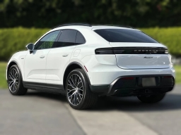Porsche Macan Electric 4 AWD 2025
