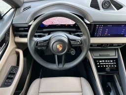 Porsche Macan Electric 4 AWD 2025