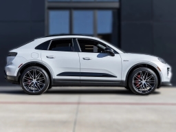 Porsche Macan Electric 4S AWD 2025