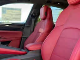 Porsche Macan Electric Turbo AWD 2026