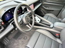 Porsche Macan Electric Turbo AWD 2025