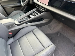 Porsche Macan Electric Turbo AWD 2025