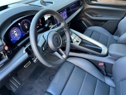 Porsche Macan Electric Turbo AWD 2025