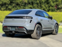 Porsche Macan Electric Turbo AWD 2025