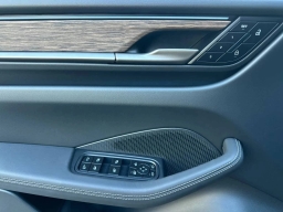 Porsche Macan Electric Turbo AWD 2025