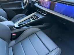 Porsche Macan Electric Turbo AWD 2025