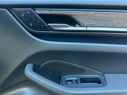 Porsche Macan Electric Turbo AWD 2025