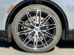 Porsche Macan Electric Turbo AWD 2025