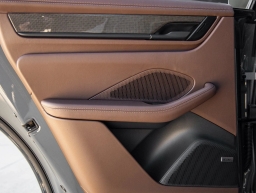 Porsche Macan Electric Turbo AWD 2025