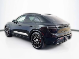 Porsche Macan Electric Turbo AWD 2025