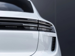 Porsche Macan Electric Turbo AWD 2025