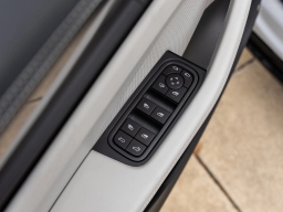 Porsche Macan Electric Turbo AWD 2025