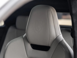 Porsche Macan Electric Turbo AWD 2025