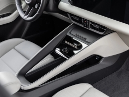 Porsche Macan Electric Turbo AWD 2025