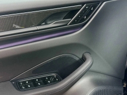 Porsche Macan Electric Turbo AWD 2025