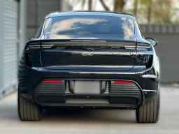 Porsche Macan Electric Turbo AWD 2026