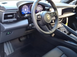 Porsche Macan Electric RWD 2025