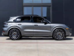 Porsche Cayenne E-Hybrid AWD 2026