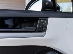 Porsche Cayenne E-Hybrid AWD 2026