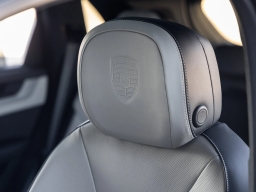 Porsche Cayenne E-Hybrid AWD 2026