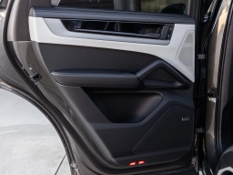 Porsche Cayenne E-Hybrid AWD 2026