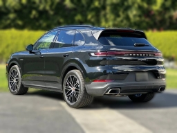 Porsche Cayenne E-Hybrid AWD 2026