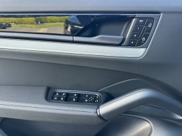 Porsche Cayenne E-Hybrid AWD 2026