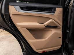 Porsche Cayenne E-Hybrid AWD 2026