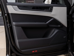 Porsche Cayenne E-Hybrid AWD 2026