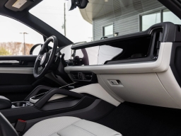 Porsche Cayenne E-Hybrid AWD 2026