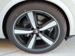 Porsche Cayenne E-Hybrid AWD 2026