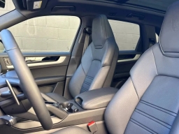 Porsche Cayenne E-Hybrid AWD 2026