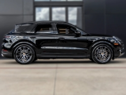 Porsche Cayenne E-Hybrid AWD 2026