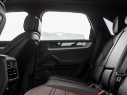 Porsche Cayenne E-Hybrid AWD 2026