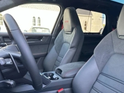 Porsche Cayenne GTS AWD 2026