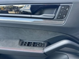 Porsche Cayenne GTS AWD 2026