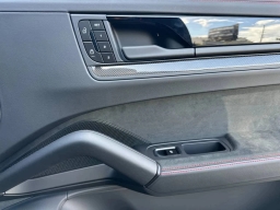 Porsche Cayenne GTS AWD 2026