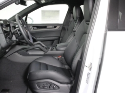 Porsche Cayenne GTS AWD 2026