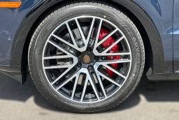 Porsche Cayenne GTS AWD 2026