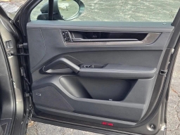 Porsche Cayenne GTS AWD 2026