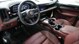 Porsche Cayenne GTS AWD 2026