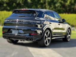 Porsche Cayenne GTS AWD 2026