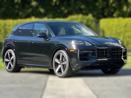 Porsche Cayenne GTS AWD 2026