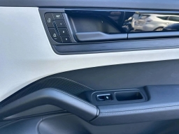 Porsche Cayenne GTS AWD 2026