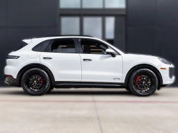 Porsche Cayenne GTS AWD 2026