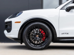 Porsche Cayenne GTS AWD 2026
