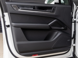 Porsche Cayenne GTS AWD 2026